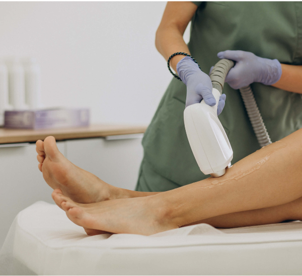 Dr. Gunjan Gangaraju performing laser hair reduction in Kharghar Navi Mumbai